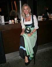 im Publikum: Wiesn Playmate Regina Deutinger (Foto: Martin Schmitz)